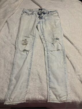 Light Wash Ripped Skinny Jeans